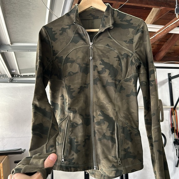 Lululemon jacket - Picture 2 of 2